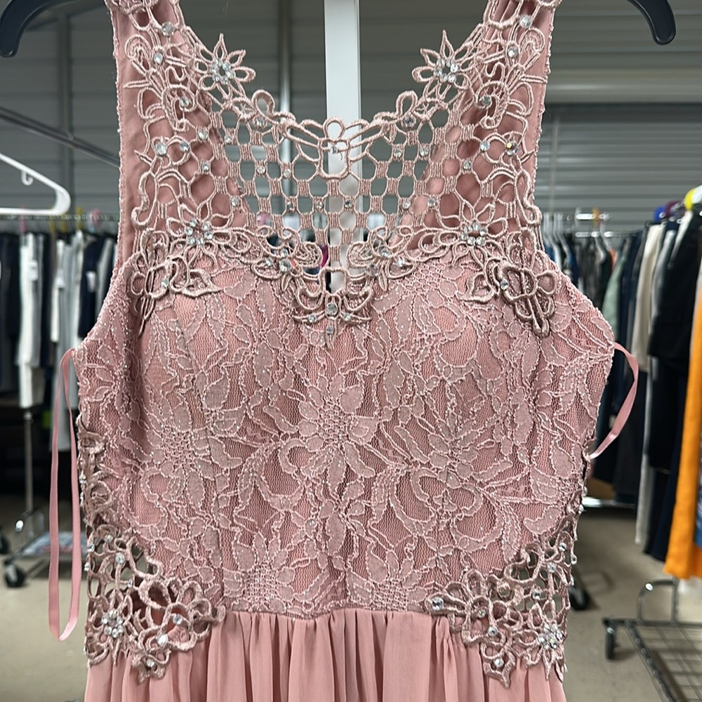 NWT CITY STUDIO DRESS - Picture 2 of 7
